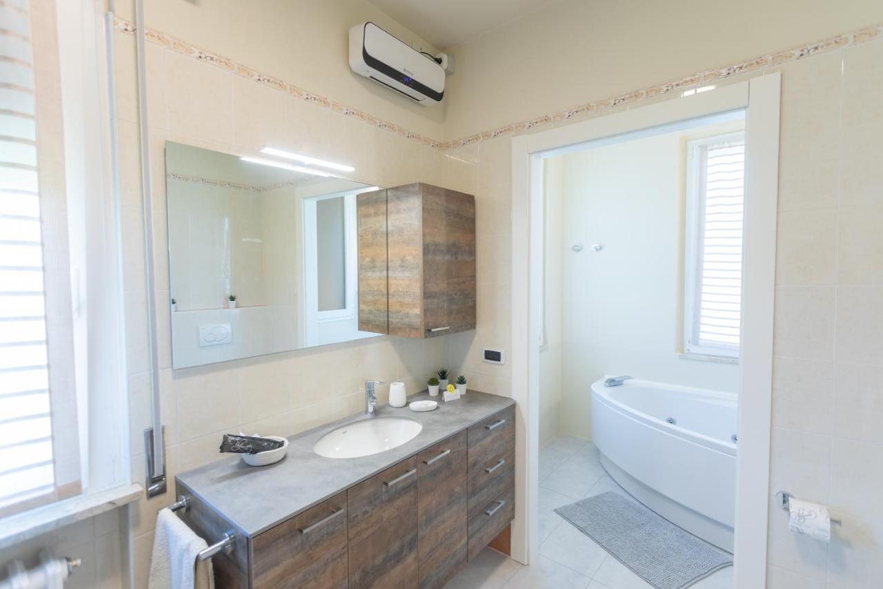 Villa Moiacchina Luxury Home Bevera  Ngoại thất bức ảnh
